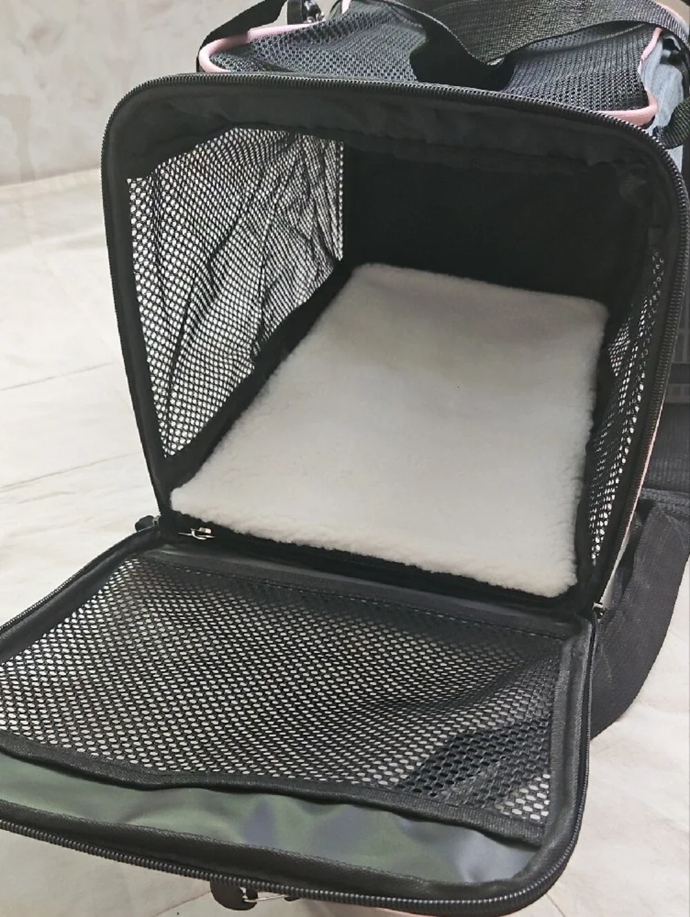 New Soft Mesh Pet Cat Small Dog Carrier with Pink Trim